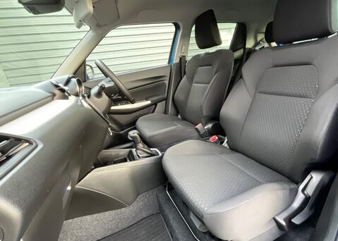 Suzuki Swift SZ-T DUALJET MHEV 12