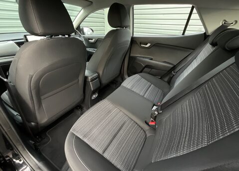 Kia Stonic 1.0 T-GDi 98 2 DCT 12