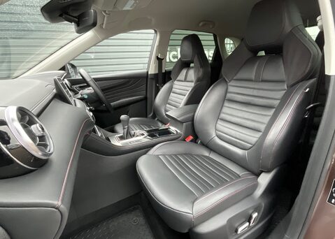 MG HS 1.5 T-GDI TROPHY 16