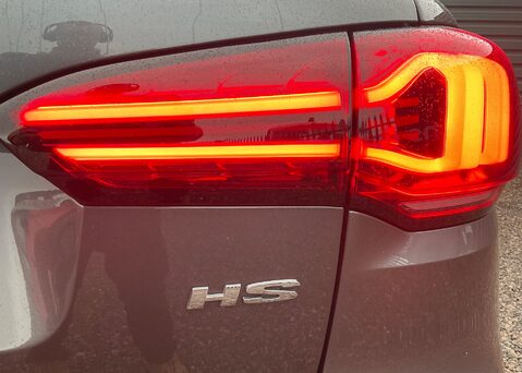 MG HS 1.5 T-GDI TROPHY 13