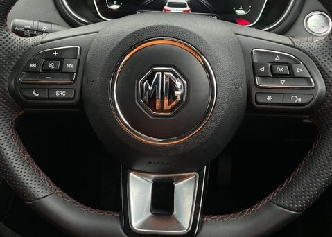 MG HS 1.5 T-GDI TROPHY 22