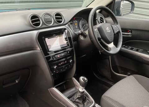 Suzuki Vitara SZ-T BOOSTERJET MHEV 9