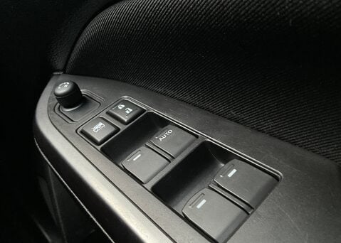 Suzuki Vitara SZ-T BOOSTERJET MHEV 23