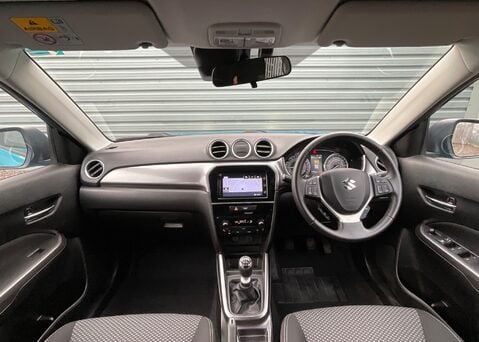 Suzuki Vitara SZ-T BOOSTERJET MHEV 15