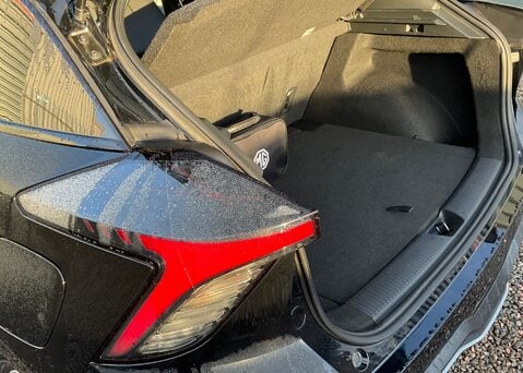 MG MG4 EV 64kWh TROPHY 19