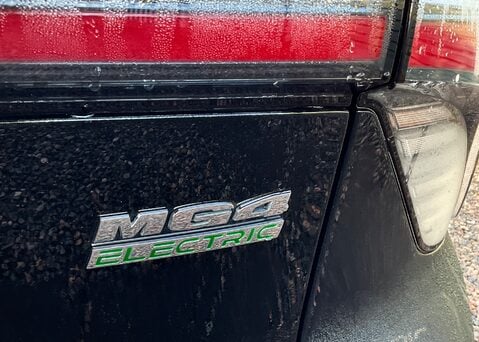 MG MG4 EV 64kWh TROPHY 21