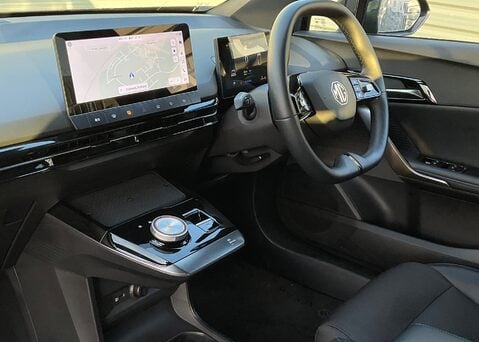 MG MG4 EV 64kWh TROPHY 16