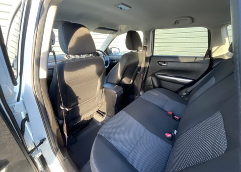 Suzuki Vitara SZ-T BOOSTERJET ALLGRIP MHEV 14