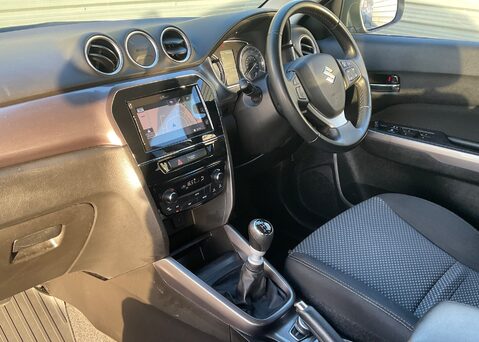 Suzuki Vitara SZ-T BOOSTERJET ALLGRIP MHEV 11