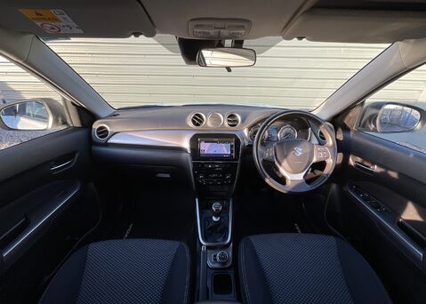 Suzuki Vitara SZ-T BOOSTERJET ALLGRIP MHEV 13