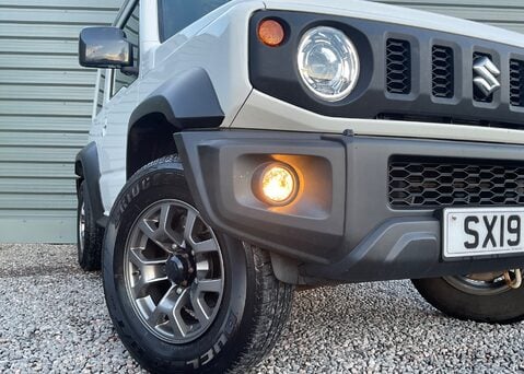 Suzuki Jimny SZ5 2