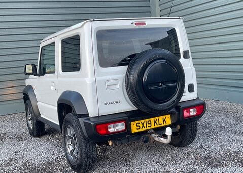 Suzuki Jimny SZ5 10