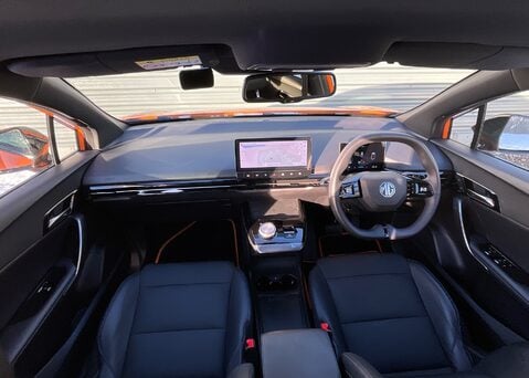 MG MG4 EV 64kWh TROPHY 12