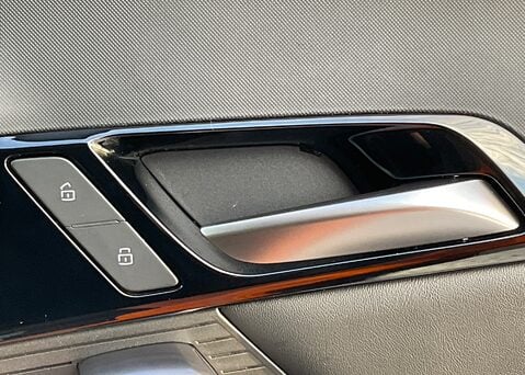 MG MG4 EV 64kWh TROPHY 18