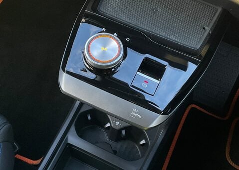 MG MG4 EV 64kWh TROPHY 21