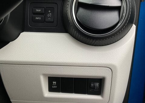 Suzuki Ignis SZ-T DUALJET 23