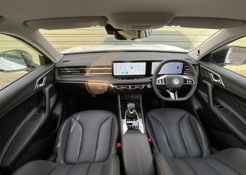 MG HS 1.5 T-GDI TROPHY PHEV 12