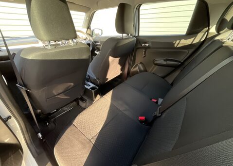 Suzuki Swift SZ-T DUALJET MHEV 12