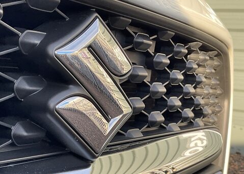 Suzuki Swift SZ-T DUALJET MHEV 4