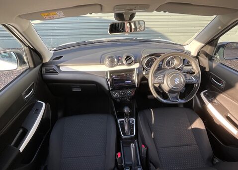 Suzuki Swift SZ-T DUALJET MHEV 13