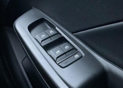 MG MG3 1.5 HYBRID+ TROPHY 18