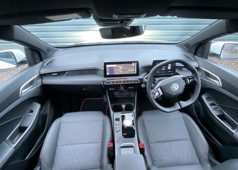 MG MG3 1.5 HYBRID+ TROPHY 12