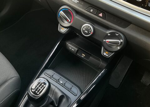 Kia Rio 1.0 T-GDi '2' 21