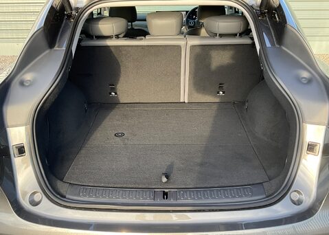 MG IM6 100 kWh LAUNCH EDITION AWD 16