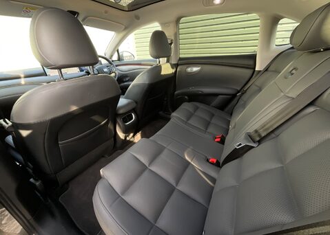 MG IM6 100 kWh LAUNCH EDITION AWD 12