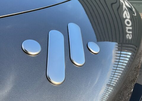 MG IM6 100 kWh LAUNCH EDITION AWD 4