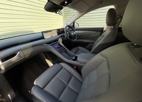 MG IM6 100 kWh LAUNCH EDITION AWD 15