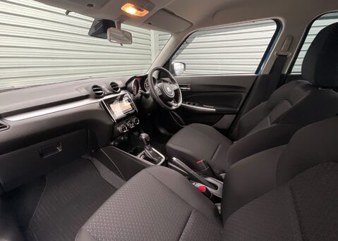 Suzuki Swift SZ5 DUALJET MHEV 15