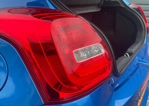 Suzuki Swift SZ5 DUALJET MHEV 18