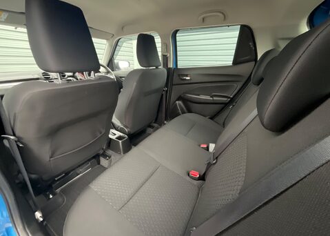 Suzuki Swift SZ5 DUALJET MHEV 12