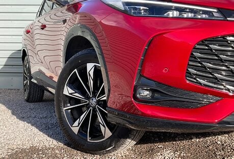 MG HS 1.5 T-GDI TROPHY