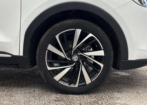 MG ZS 1.5 HYBRID+ TROPHY 5