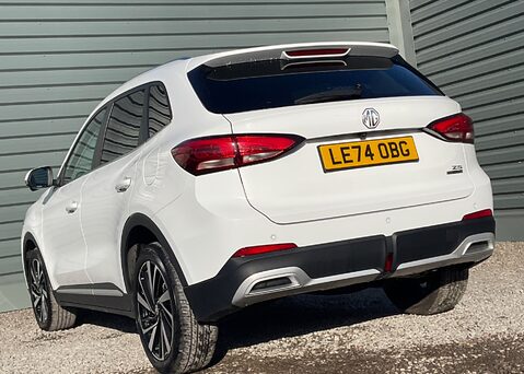 MG ZS 1.5 HYBRID+ TROPHY 14