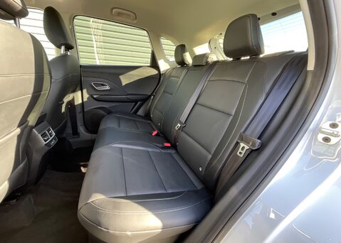 MG ZS 1.5 HYBRID+ TROPHY 17