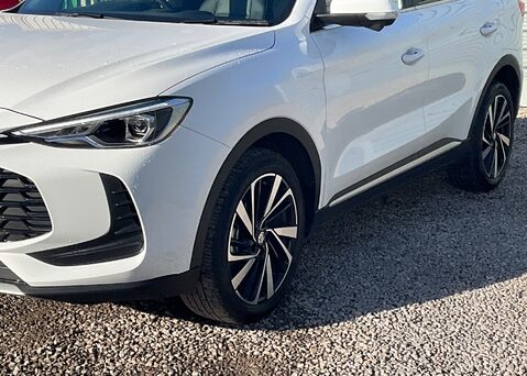 MG ZS 1.5 HYBRID+ TROPHY 5