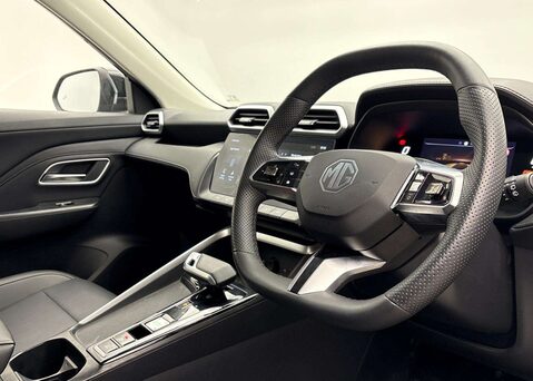 MG ZS 1.5 HYBRID+ TROPHY 2