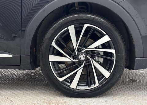 MG ZS 1.5 HYBRID+ TROPHY 5