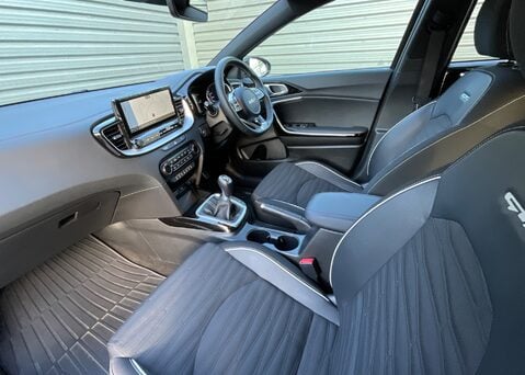 Kia Ceed 1.5 T-GDi ISG GT-Line 7