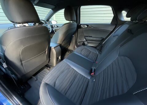 Kia Ceed 1.5 T-GDi ISG GT-Line 10