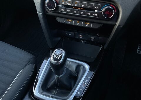 Kia Ceed 1.5 T-GDi ISG GT-Line 16