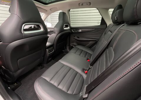 MG HS 1.5 T-GDI EXCLUSIVE 17