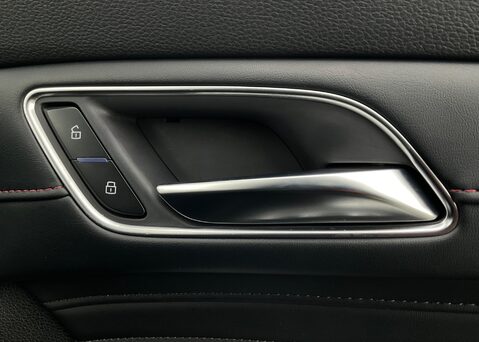 MG HS 1.5 T-GDI EXCLUSIVE 18