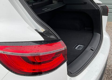 MG HS 1.5 T-GDI EXCLUSIVE 10