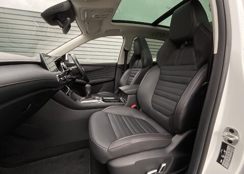 MG HS 1.5 T-GDI EXCLUSIVE 16