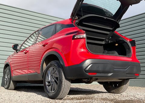 Nissan Qashqai DIG-T ACENTA PREMIUM MHEV 17