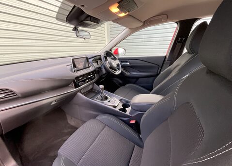 Nissan Qashqai DIG-T ACENTA PREMIUM MHEV 11